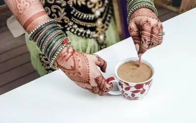 Czym jest henna? Rodzaje, bezpieczne użycie i ostrzeżenia!