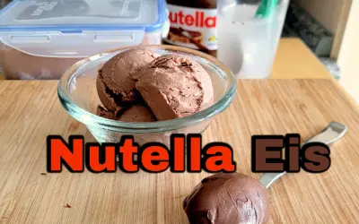 Schokoladiges Nutella Eis, perfekt zum Eis selber machen. Ein Löffel voller Genuss, bereit zum Vernaschen.