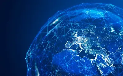 Sieć połączeń oplatająca Europę nocą, symbolizująca globalne transakcje i bezpieczeństwo, jak w przypadku iban bnp paribas.
