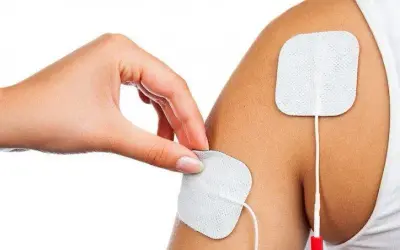 Rehabilitacja TENS: Jak prąd leczy ból? Przewodnik Filipa Kwiatkowskiego