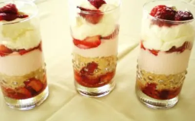 Erdbeer-Quark-Dessert: Einfache Rezepte & schnelle Zubereitung