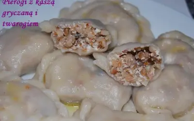Pyszne pierogi z kaszą gryczaną i serem. Sprawdzony przepis na domowe danie.