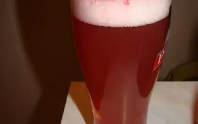 Ile kalorii ma piwo z sokiem malinowym? Zaskakujące fakty o kaloriach