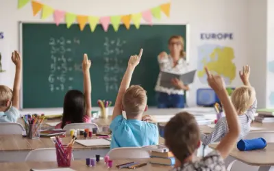 Nauczanie stacjonarne: Czy to wciąż najlepsza forma edukacji?