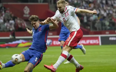 Tymoteusz Puchacz zarobki: Ile zarabia piłkarz? Analiza