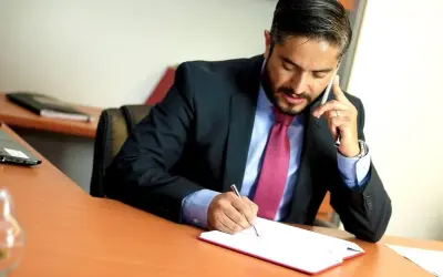Czy notariusz może oszukać? Oto co powinieneś wiedzieć, aby się chronić