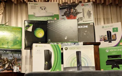 Kolekcja konsol Xbox 360 i Xbox One, w tym zestawy z grami i akcesoriami. Czy gry z Xbox 360 działają na Xbox One? Sprawdźmy!