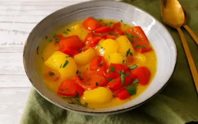 Peperoni in agrodolce Bimby, un piatto colorato e saporito, pronto per essere gustato.