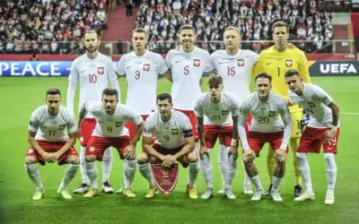 Ile zarabiają piłkarze 1. ligi? Niespodziewane wynagrodzenia i czynniki wpływające