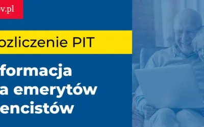 Rozliczenie PIT dla emerytów i rencistów. Uśmiechnięci seniorzy korzystają z laptopa, by wypełnić deklarację podatkową.