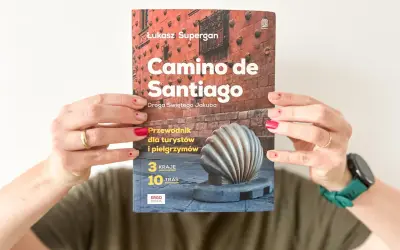 Przewodnik po **camino de santiago trasy**. Książka Łukasza Supergana opisuje 3 kraje i 10 tras pielgrzymkowych.