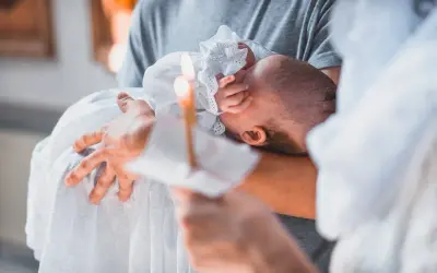 Chrzest bez Mszy a Komunia: Czy to możliwe? Zasady i warunki