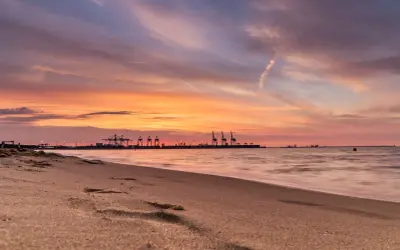 Gdańsk i morze: Tak! Twój przewodnik po plażach i atrakcjach