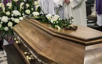 Jak sprawdzić datę pogrzebu w Jaśle i uniknąć niepewności