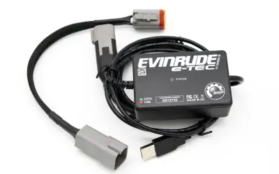 Kit diagnostica Evinrude E-TEC con cavi e connettori. Utile per risolvere eventuali problemi del motore, come quelli dell'Evinrude E-TEC 150.