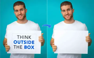 Mężczyzna trzyma tabliczkę z napisem "THINK OUTSIDE THE BOX", a obok ta sama tabliczka jest pusta. Pokazano, jak usunąć coś ze zdjęcia.