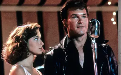 Johnny und Baby vor dem Mikrofon. Ein ikonischer Moment aus Dirty Dancing, der heute im TV läuft.