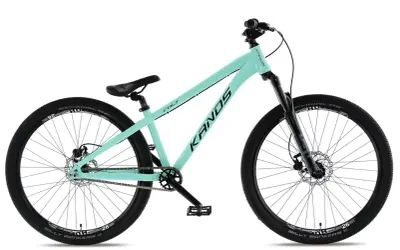 Miętowy rower KANDS COLT, idealny do trików. Zastanawiasz się, jakie błotniki do MTB będą pasować? Ten model ich nie posiada.