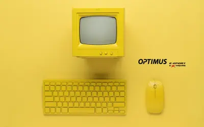 Żółty komputer retro, klawiatura i myszka. Logo "OPTIMUS E-SPORT EXTREME". Idealne do diagnostyki komputera.