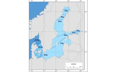 Mapa pokazuje **zasolenie Bałtyku**. Najwyższe zasolenie (30‰) występuje przy cieśninach duńskich, a najniższe (3‰) w Zatoce Botnickiej.