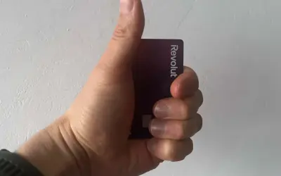 Kciuk w górę z kartą Revolut. Czy komornik może zająć konto Revolut? To pytanie nurtuje wielu.