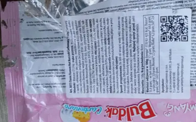 Buldak Carbonara: makaron z sosem, 130g. Wartość odżywcza w 100g: 423 kcal. Idealny na szybki posiłek.