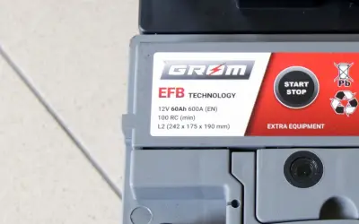 Akumulator EFB 12V 60Ah 600A. Zastanawiasz się, czym ładować taki akumulator? Sprawdź instrukcję lub użyj prostownika do akumulatorów EFB.