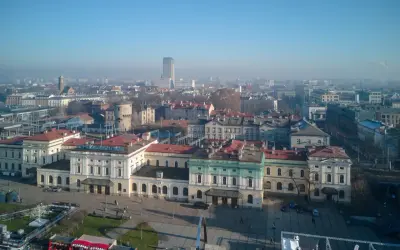 Widok na Dworzec Główny w Krakowie. Planujesz podróż do Krynicy-Zdroju? Sprawdź kraków krynica-zdrój rozkład jazdy!