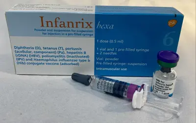 DTP szczepionka Infanrix hexa, chroniąca przed 6 chorobami, w opakowaniu z fiolką i strzykawką.