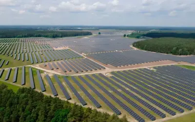 Gdzie najwięcej elektrowni słonecznych? Ranking farm PV w Polsce i na świecie