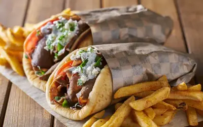 Doner kebab: Historia, skład, różnice jak rozpoznać dobry?
