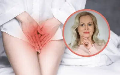 Kobieta z rękami na podbrzuszu, gdzie widać zaczerwienienie, sugerujące ból. Obok jej twarz, która może symbolizować troskę o zdrowie i świadomość objawów rzeżączki.