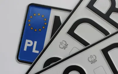 Nowe tablice rejestracyjne z symbolem Unii Europejskiej i godłem Polski. WML rejestracja dla Twojego pojazdu.
