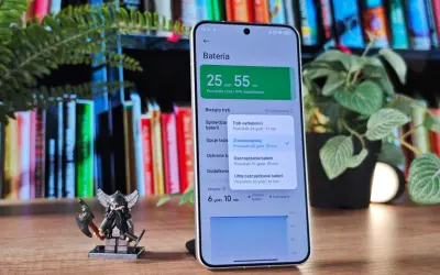 Jak sprawdzić kondycję baterii Xiaomi? Na ekranie telefonu widać stan naładowania 94% i pozostały czas pracy.
