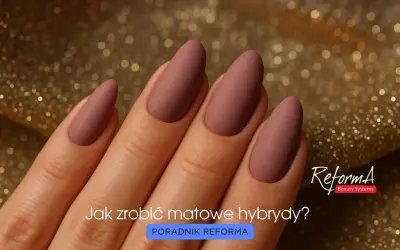 Dłoń z pięknymi, matowymi paznokciami w odcieniu nude. Tekst "Jak zrobić matowe hybrydy?" zachęca do nauki.