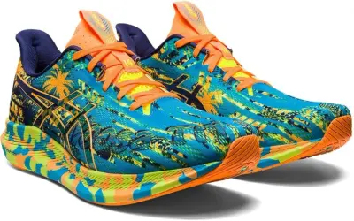 Scarpe da corsa Asics Noosa Tri 14 uomo con stampa tropicale blu, arancione e verde. Perfette per chi ama distinguersi.