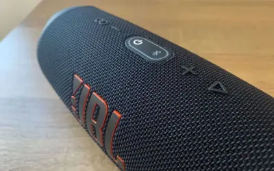 Jaką ładowarkę do JBL Charge 5 wybrać, aby uniknąć problemów?