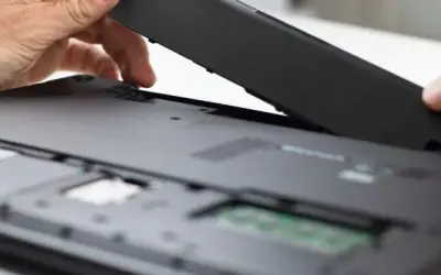 Jak łatwo wyjąć baterię z laptopa Acer Aspire E15 bez problemów