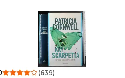 Copertina del libro "Kay Scarpetta" di Patricia Cornwell, con guanti verdi macchiati di sangue.