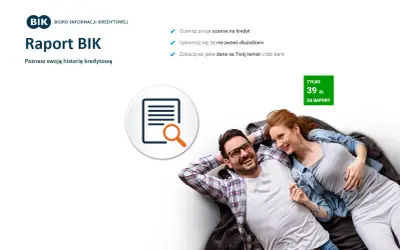 Para uśmiechniętych ludzi leżących na kanapie obok ikony raportu BIK.