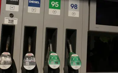 Dostępne paliwa: Diesel B7, 95, 98. Wybierz odpowiednią liczbę oktanową dla swojego pojazdu.