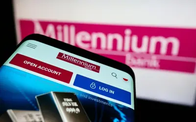 Telefon z aplikacją bankową Millennium. Można otworzyć konto lub się zalogować. Idealne rozwiązanie dla tych, którzy szukają debet Millennium 360.