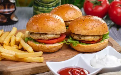 Soczyste burgery z piekarnika? Poznaj przepis na sukces!
