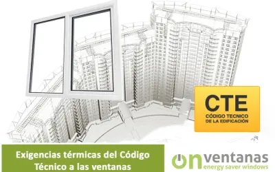 Ventana blanca de doble cristal frente a un boceto de edificio. El CTE exige eficiencia en las ventanas.