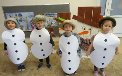 Strój bałwanka DIY dla dziecka: Magiczny kostium krok po kroku!