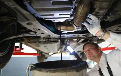 Motorölbehälter entsorgen: So geht's richtig & kostenlos