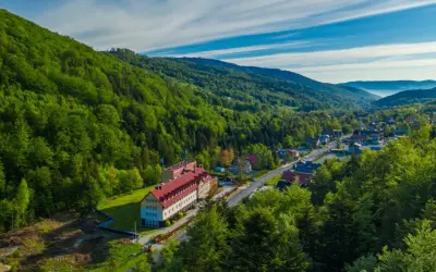 Szczyrk nocleg – jak wybrać bazę pod letnie wędrówki i wypady rowerowe?