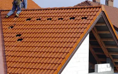 Kto wyrabia płytki dla dekarza? Sprawdź najlepszych producentów