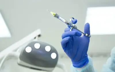 Palenie po znieczuleniu u dentysty: Kiedy bezpiecznie? Uniknij ryzyka!