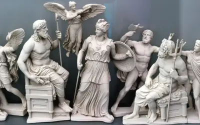 Rzeźby bogów greckich, ukazujące sceny walki i triumfu, odzwierciedlają mitologizację w literaturze, inspirując opowieści o potędze i boskich interwencjach.